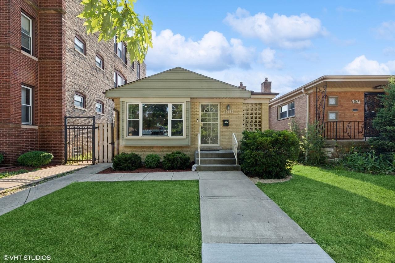 9542 S Prairie Ave., Chicago, IL 60628