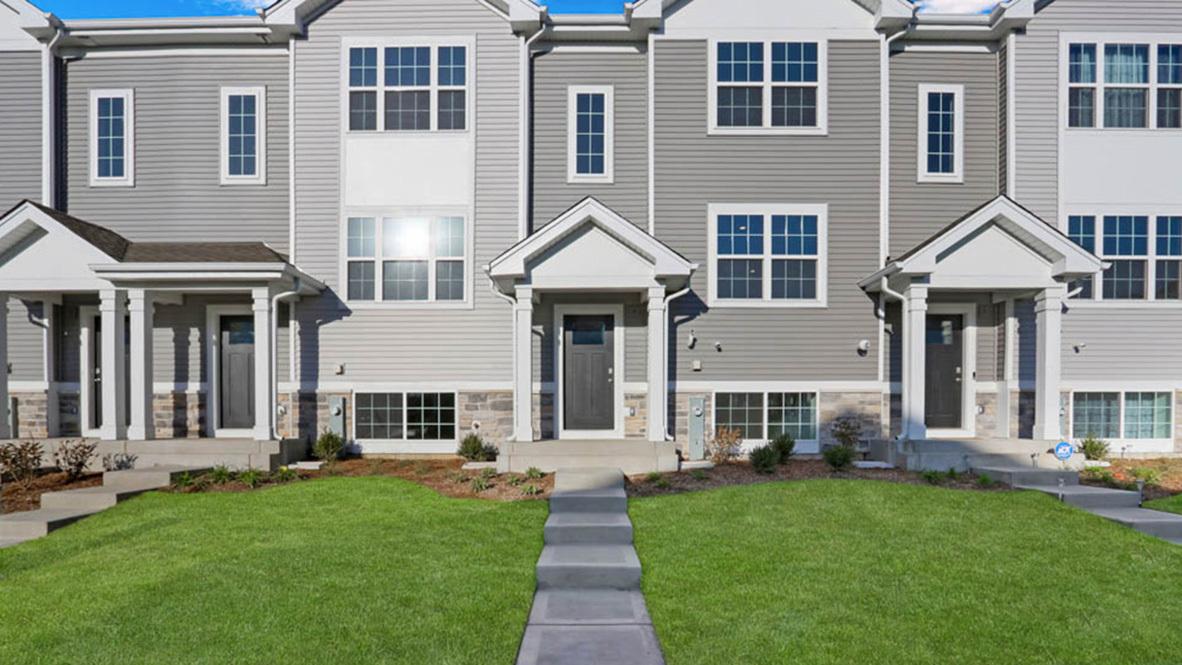 1449 Oakfield Ln., Pingree Grove, IL 60140