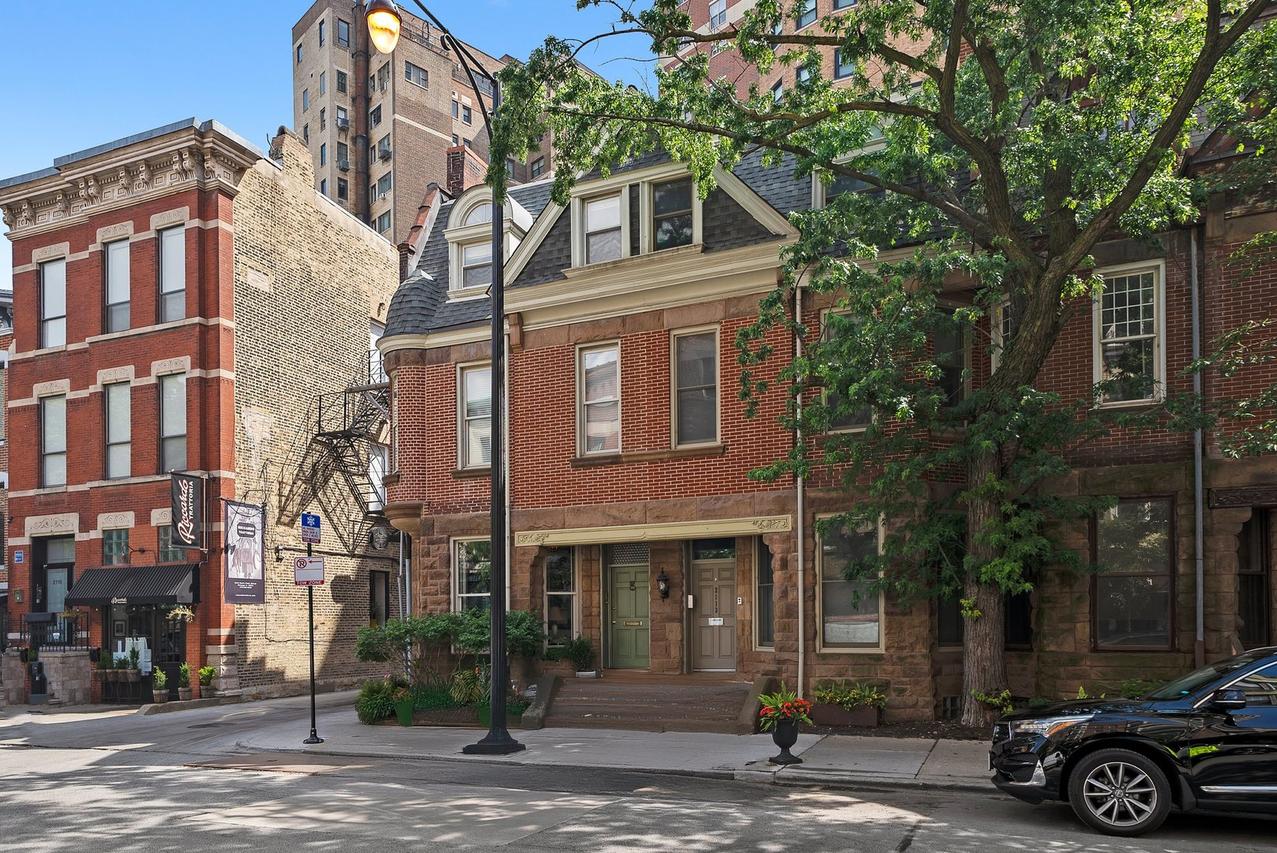 2113 N Clark St., Chicago, IL 60614