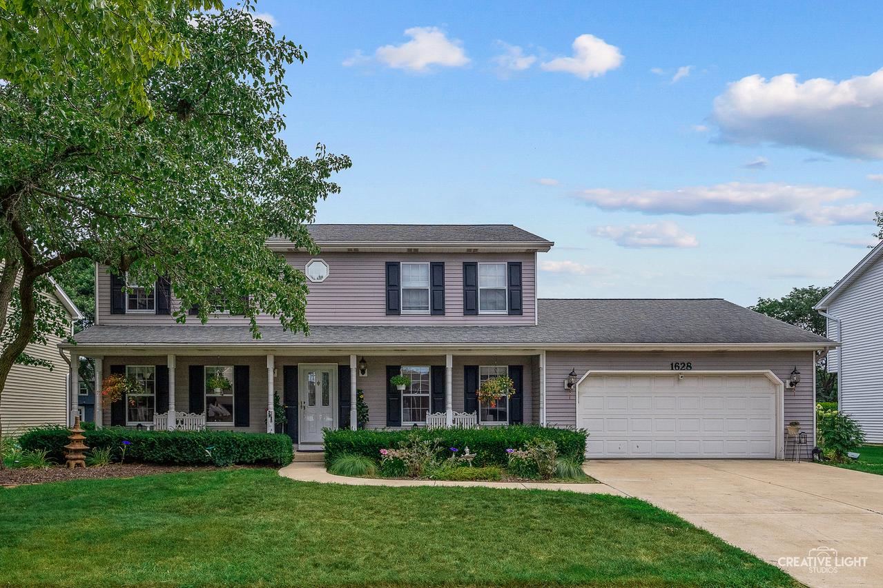 1628 Westminster Dr., Naperville, IL 60563