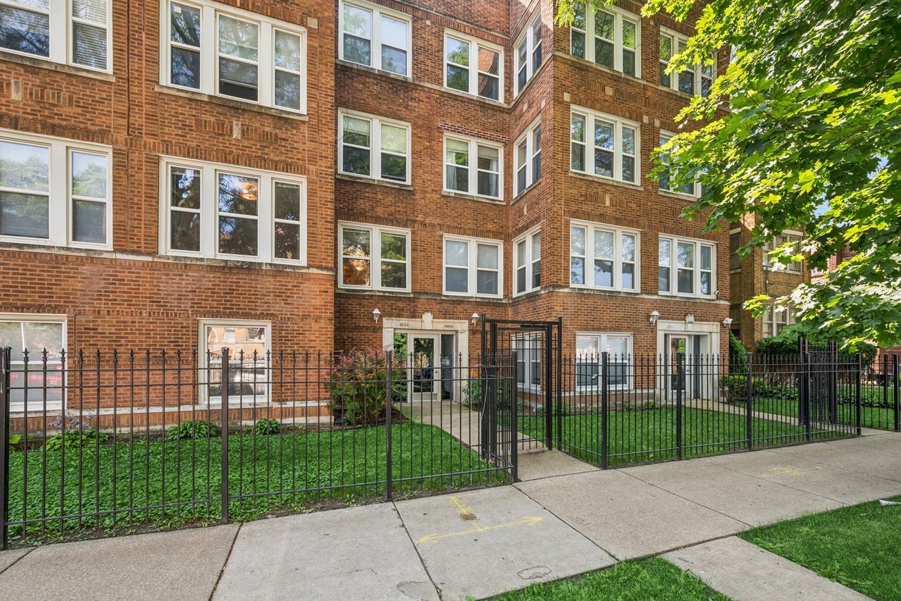 4904 N Springfield Ave. #1, Chicago, IL 60625