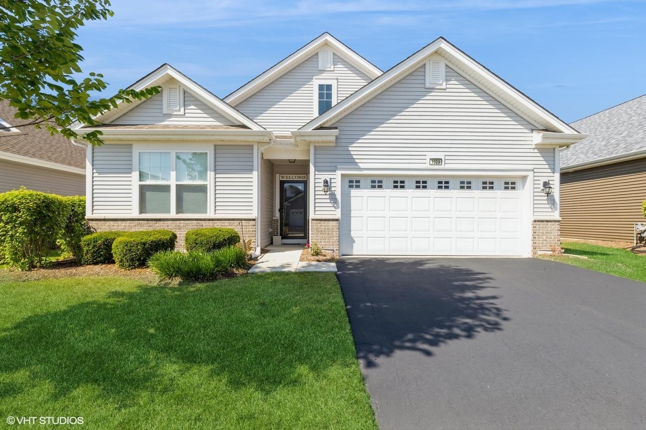 1029 Carolina Ct., Pingree Grove, IL 60140