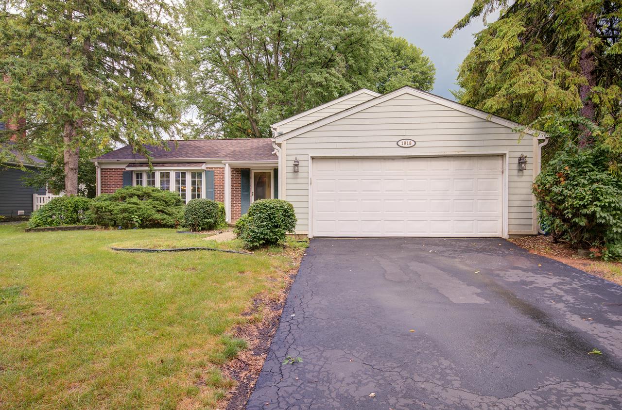 1918 Templar Dr., Naperville, IL 60565