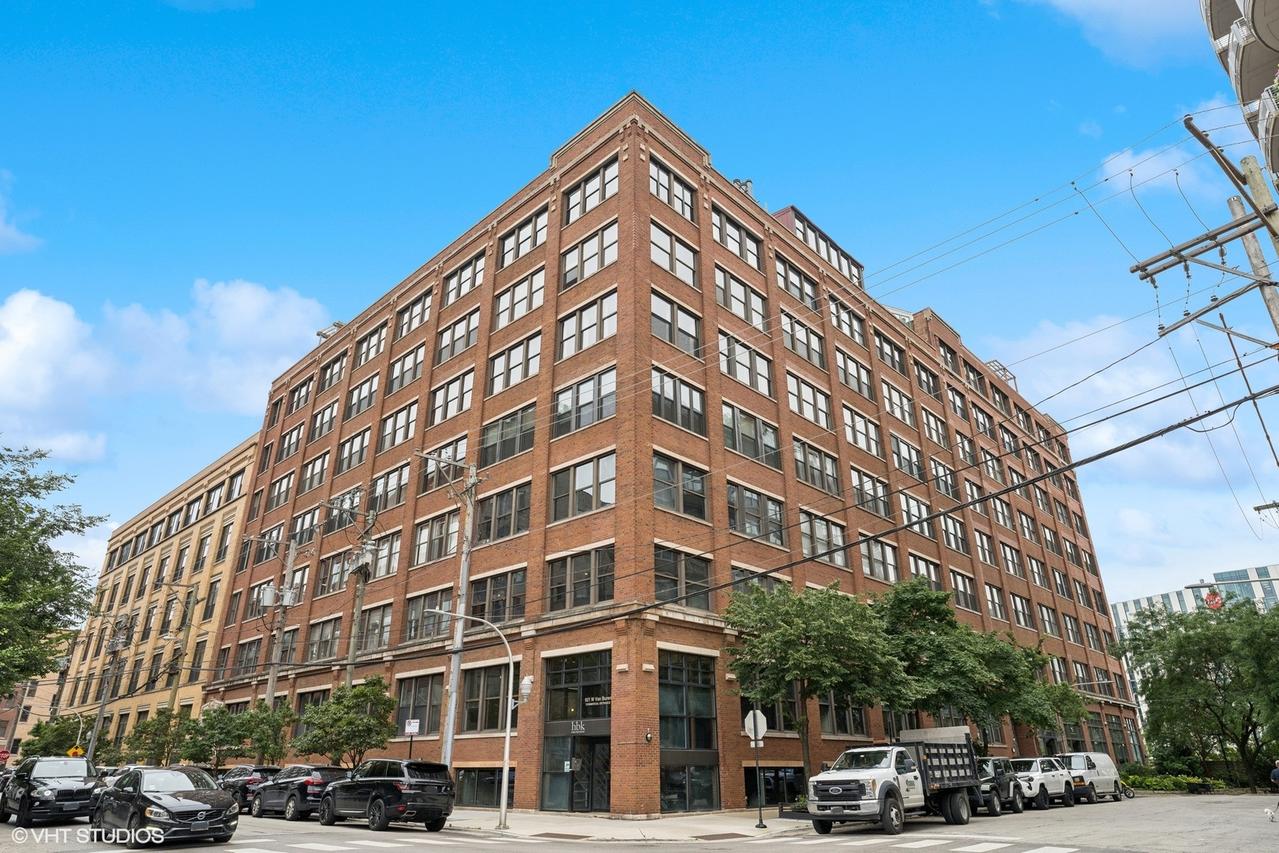 913 W Van Buren St. #4C, Chicago, IL 60607