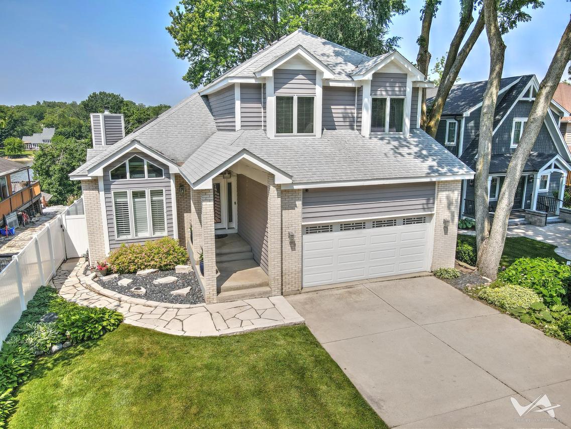 6N142 Riverside Dr., St. Charles, IL 60175