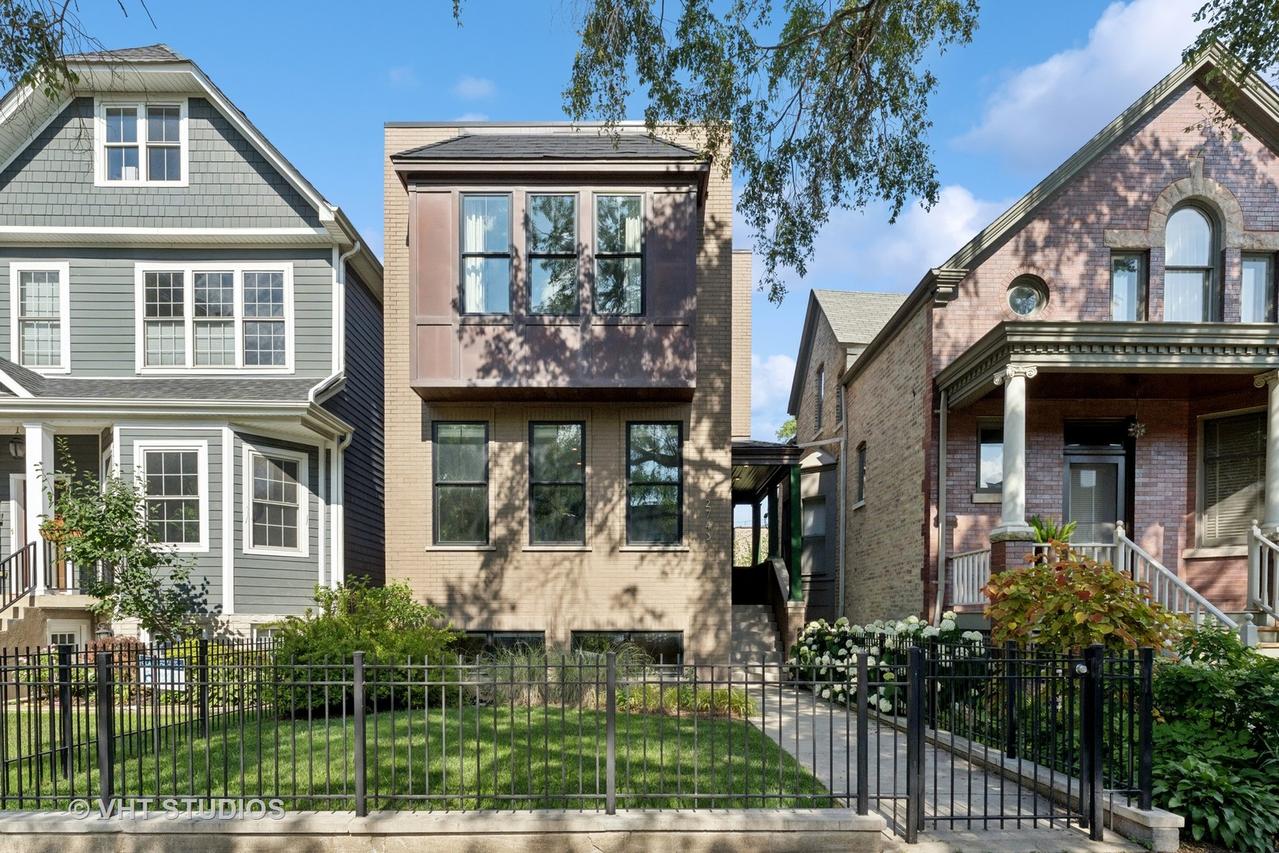 2743 N Mozart St., Chicago, IL 60647
