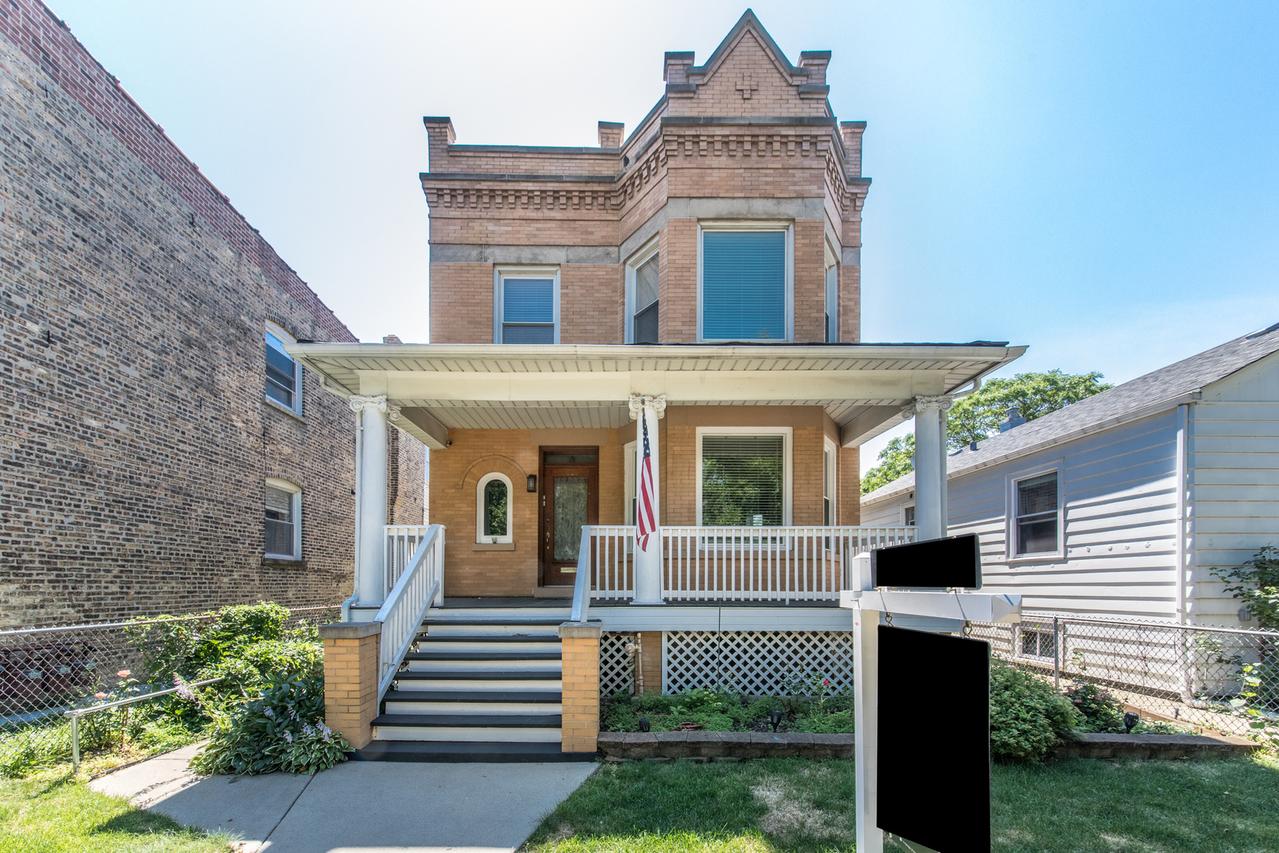 3029 N Haussen Ct., Chicago, IL 60618
