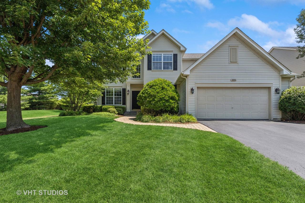 205 Meadowlark Cir., Lindenhurst, IL 60046