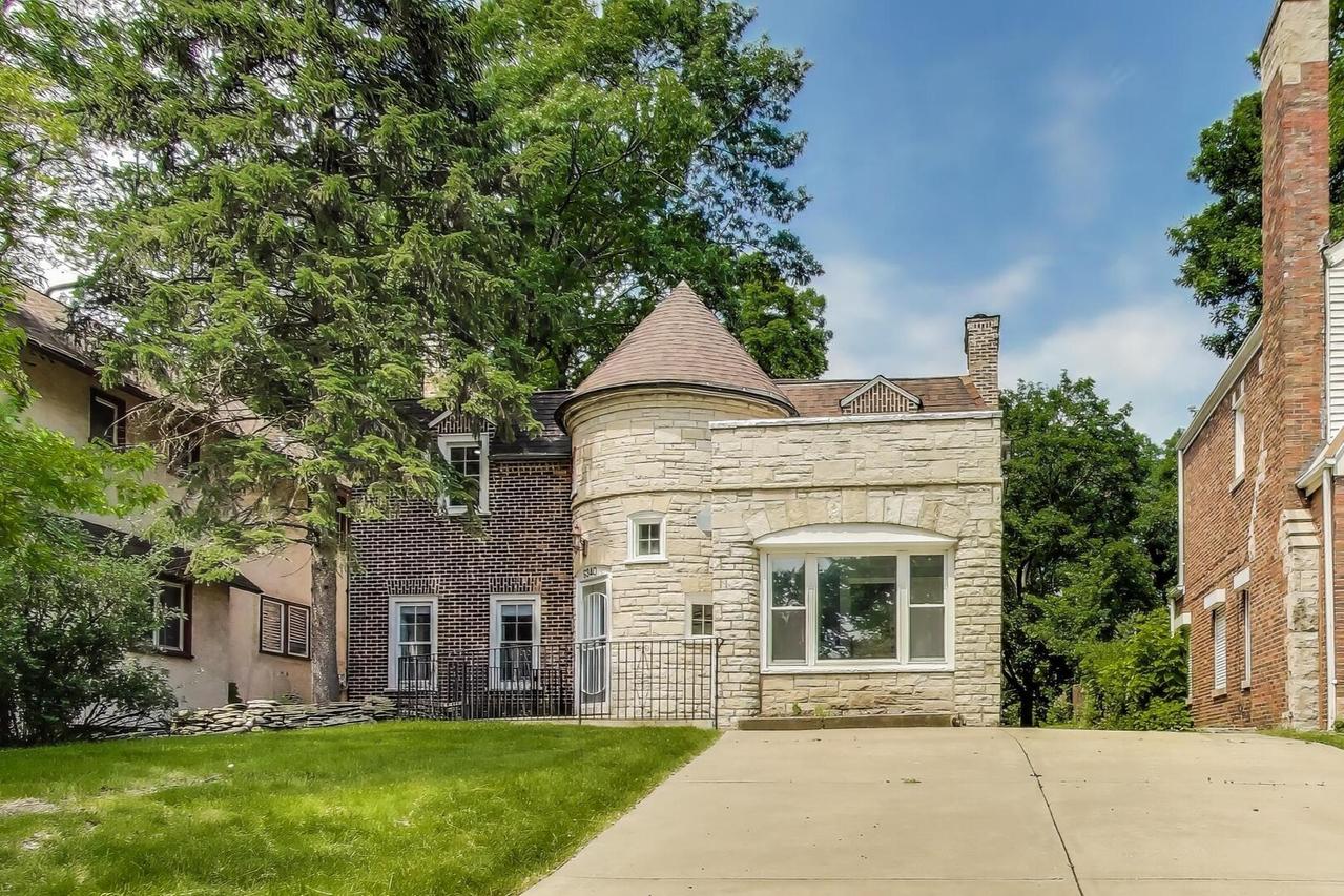 9340 S Vanderpoel Ave., Chicago, IL 60643