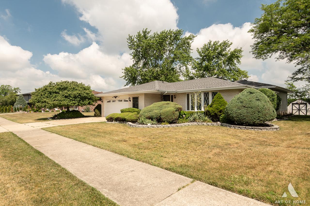 8226 Bob O Link Rd., Orland Park, IL 60462