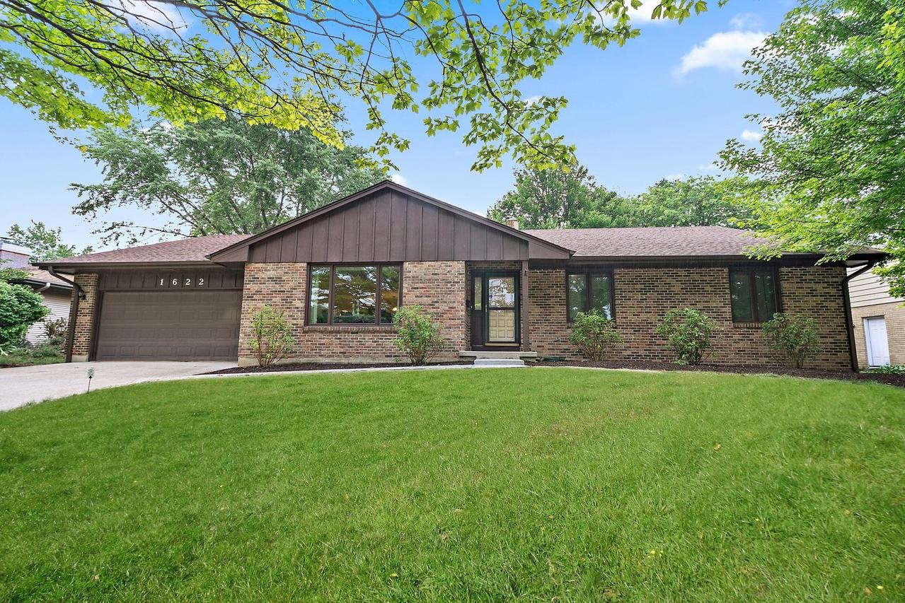 1622 Pickwick Ln., Dekalb, IL 60115