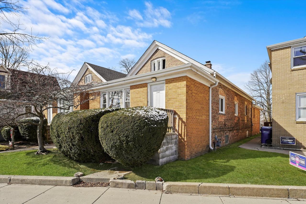 540 Green Bay Rd., Highwood, IL 60040