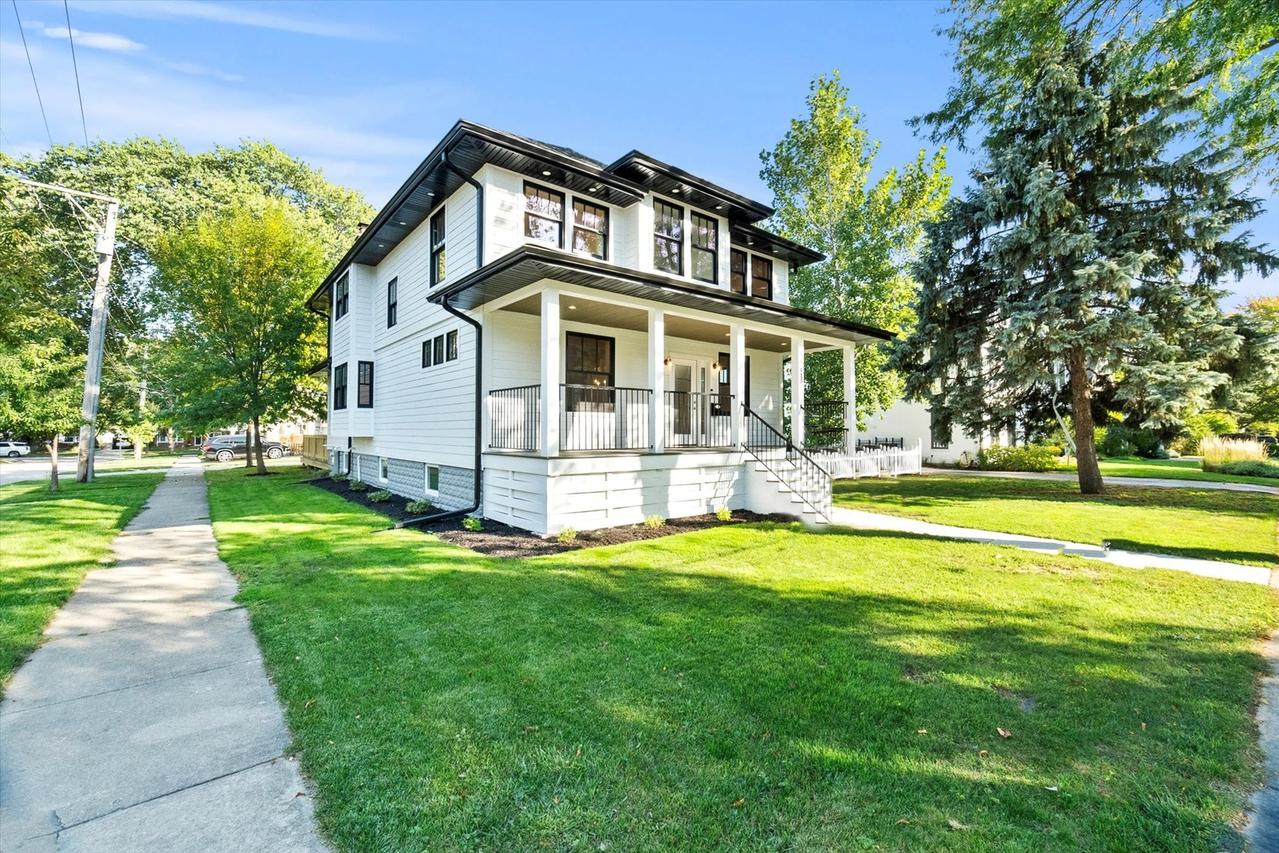 415 N Haddow Ave., Arlington Heights, IL 60004