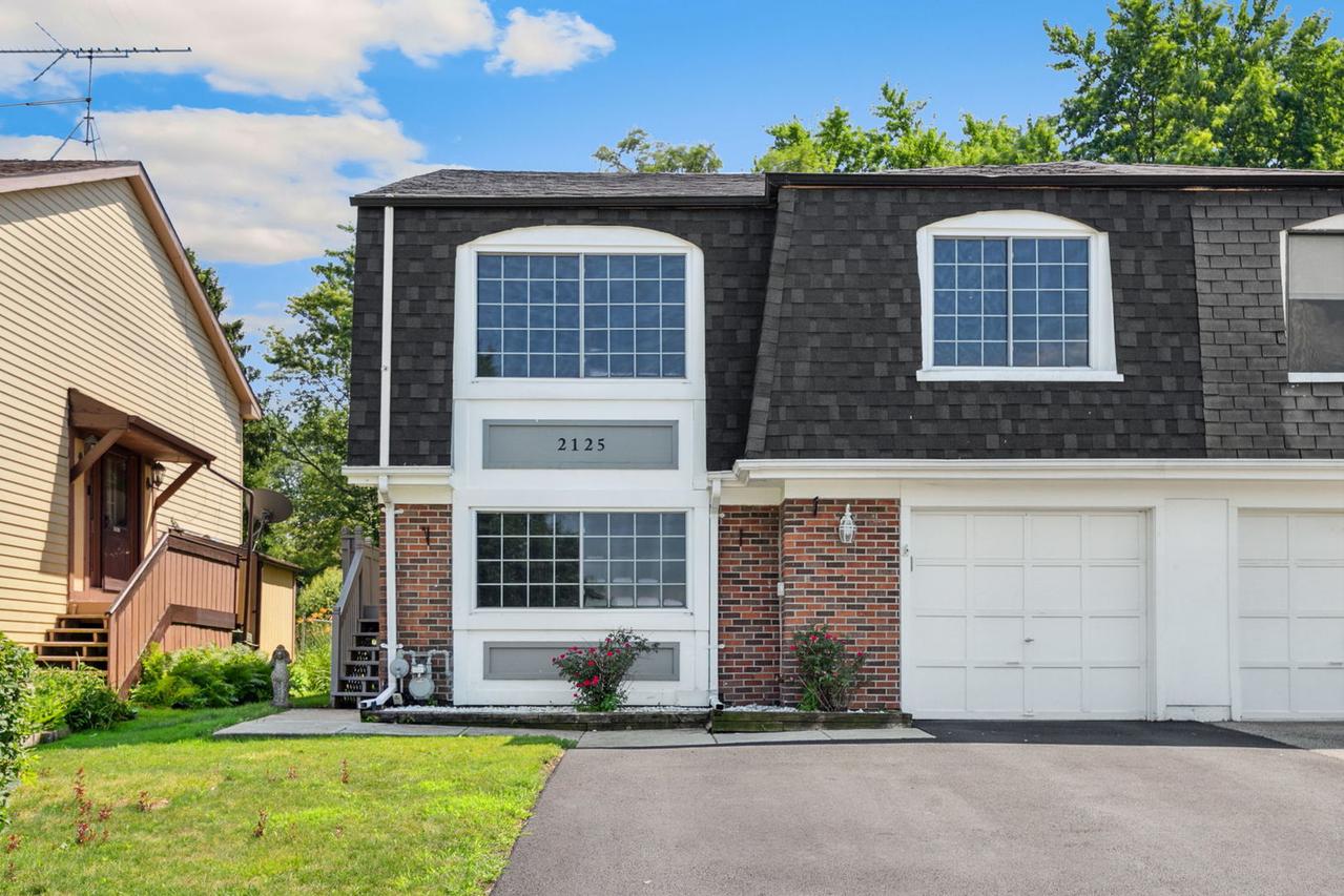 2125 Leeward Ln., Hanover Park, IL 60133