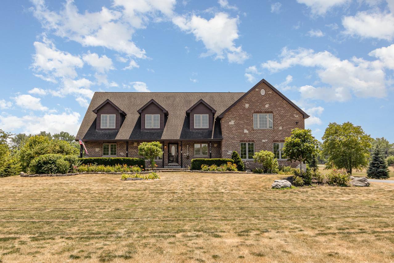 8741 W Blackthorne Way, Frankfort, IL 60423