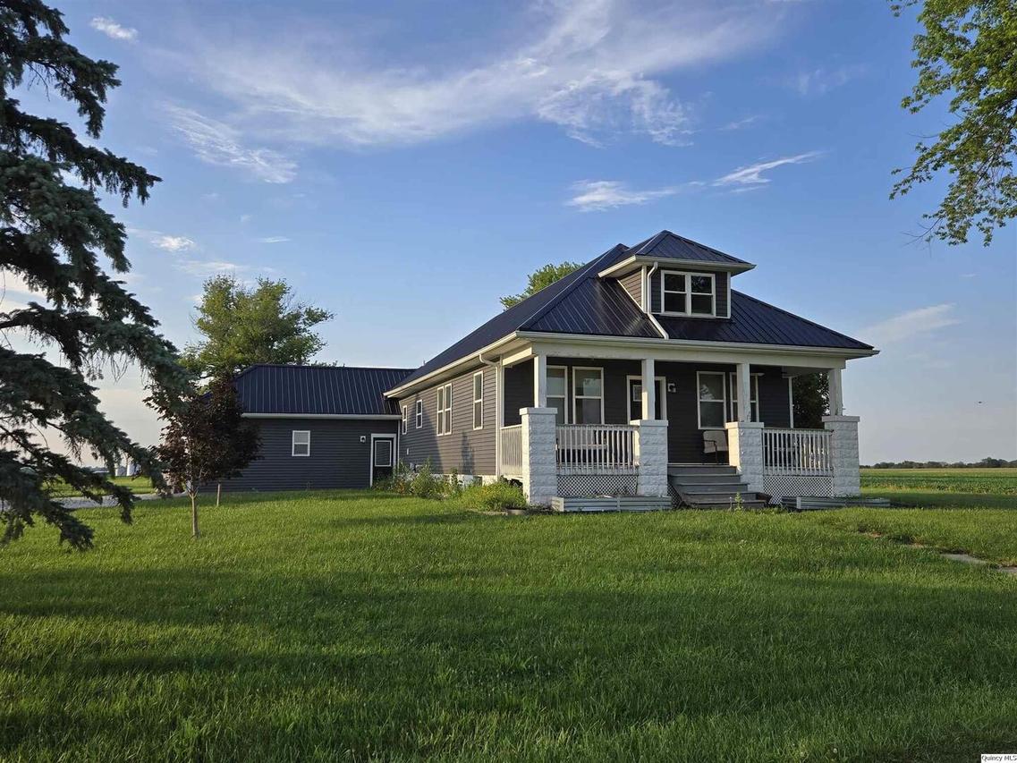 1749 N 1950th Ave., Coatsburg, IL 62325