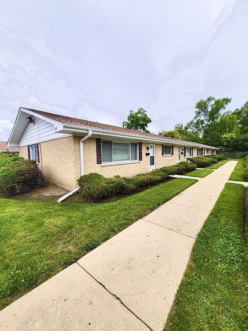 841 Valley Stream Dr. #A, Wheeling, IL 60090