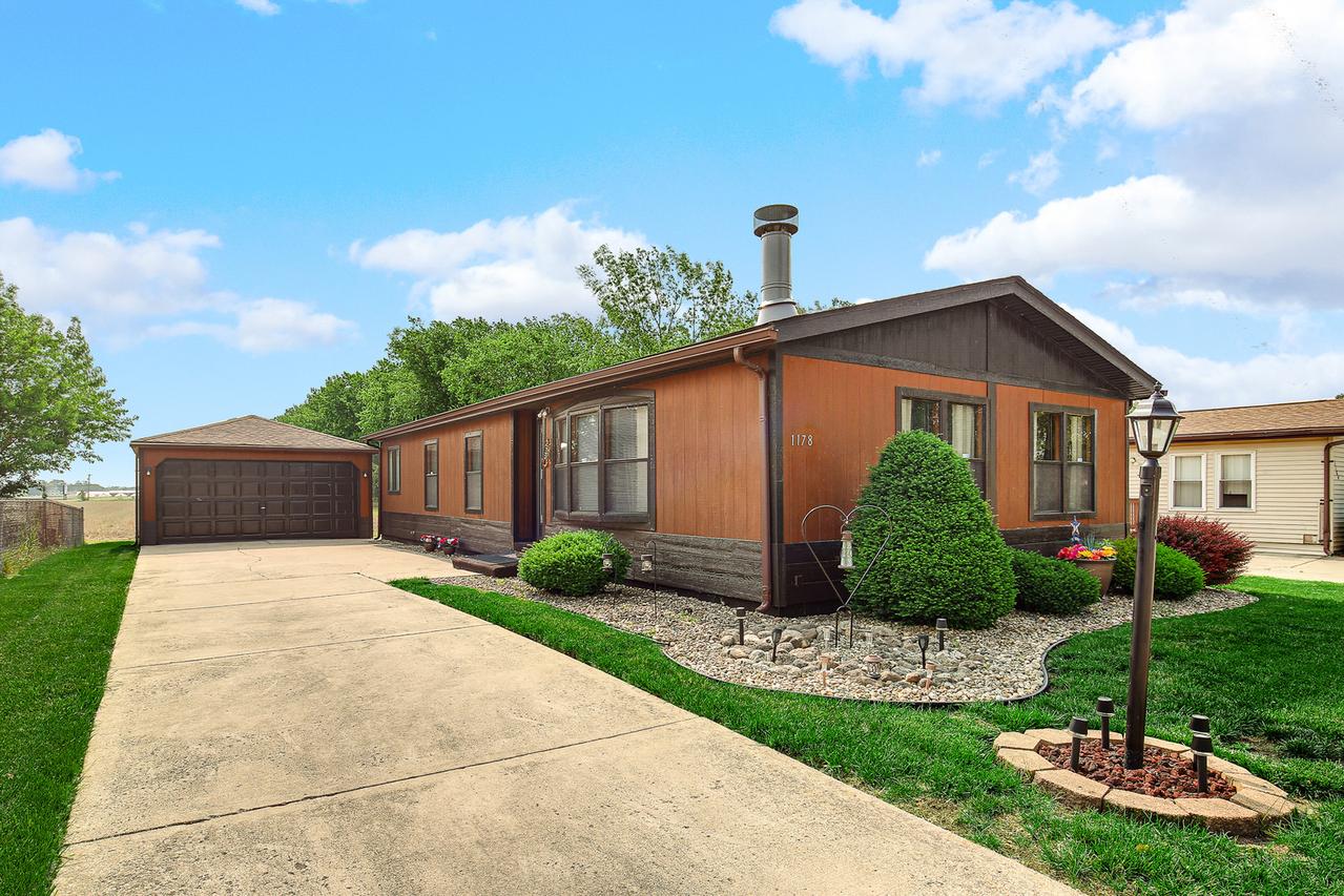 1178 Barry Ln., Sauk Village, IL 60411
