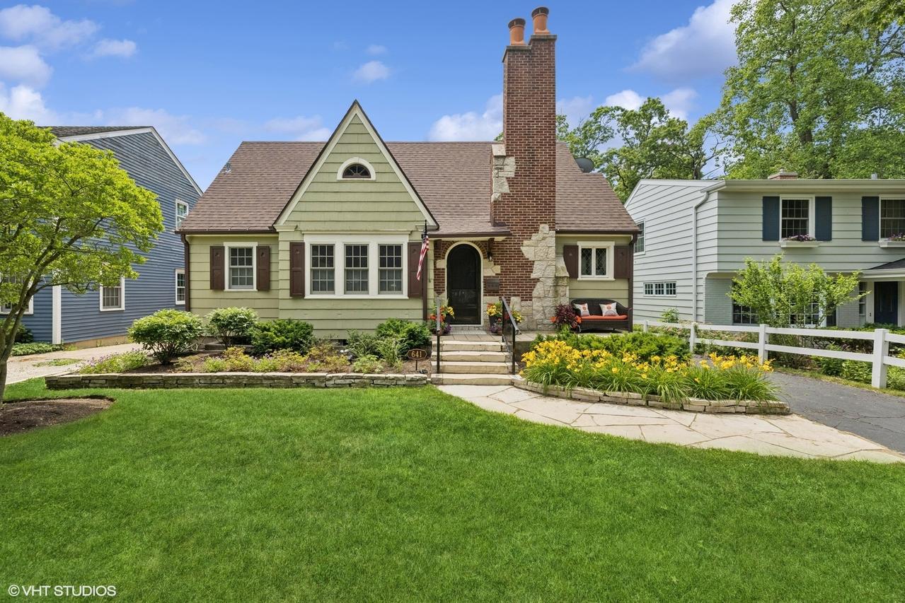 641 Highview Ter., Lake Forest, IL 60045