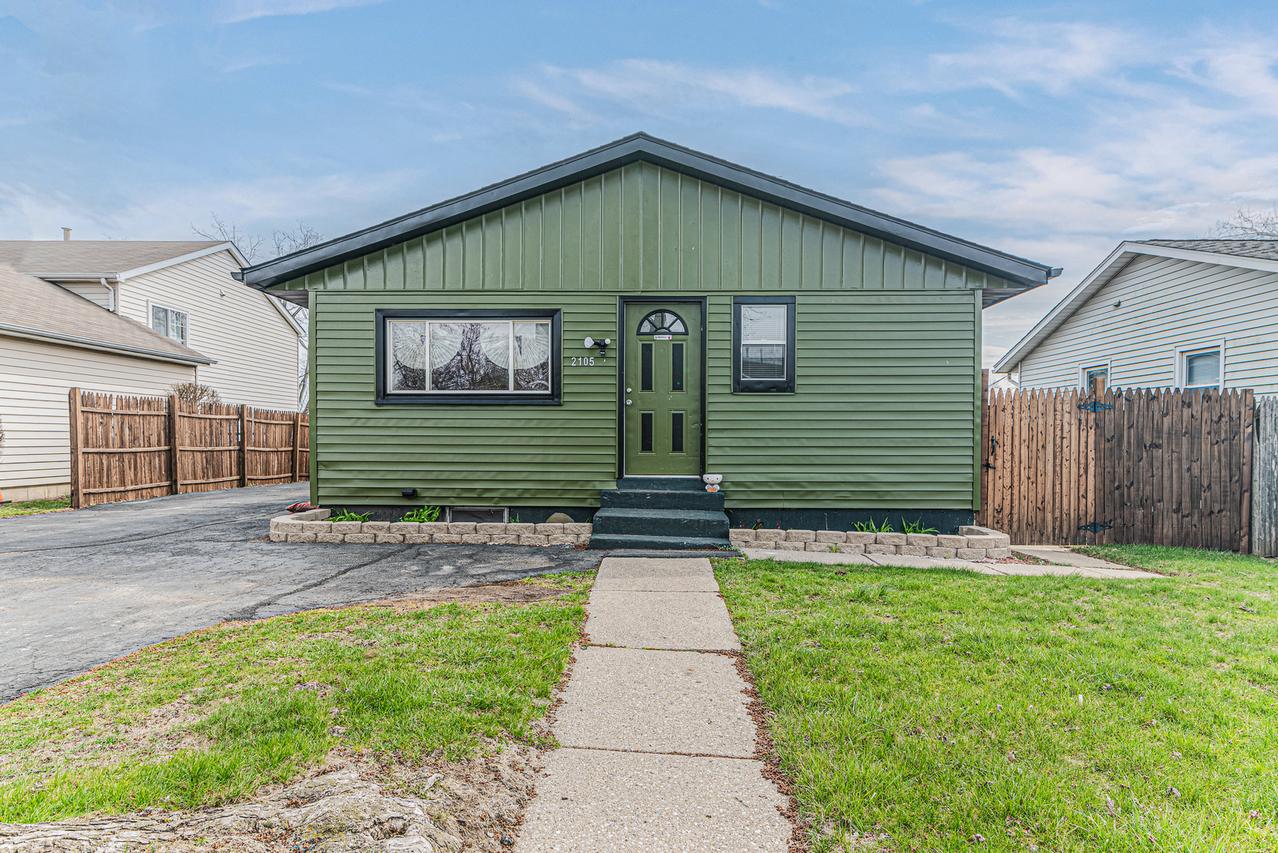 2105 Prospect Ave., North Chicago, IL 60064