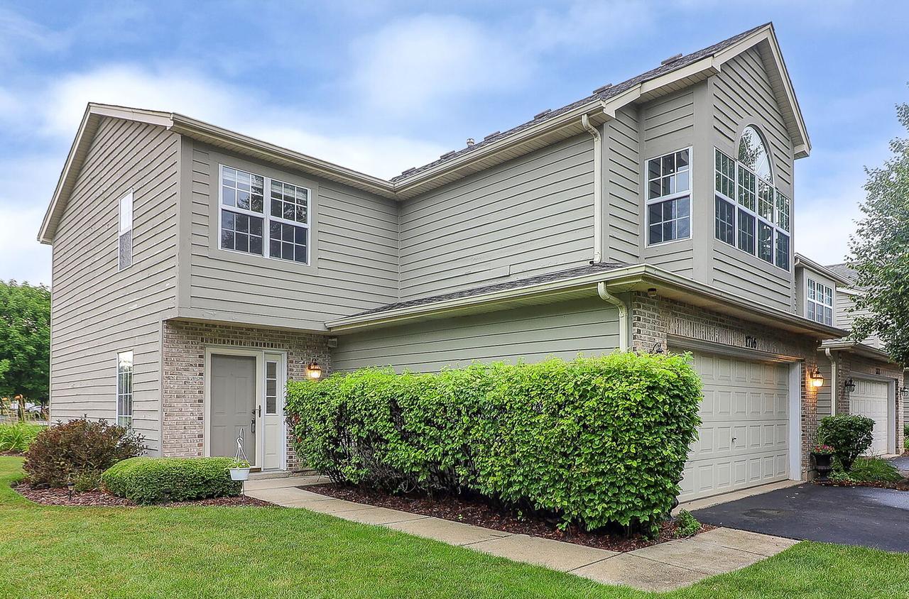 1716 Tamahawk Ln., Naperville, IL 60564