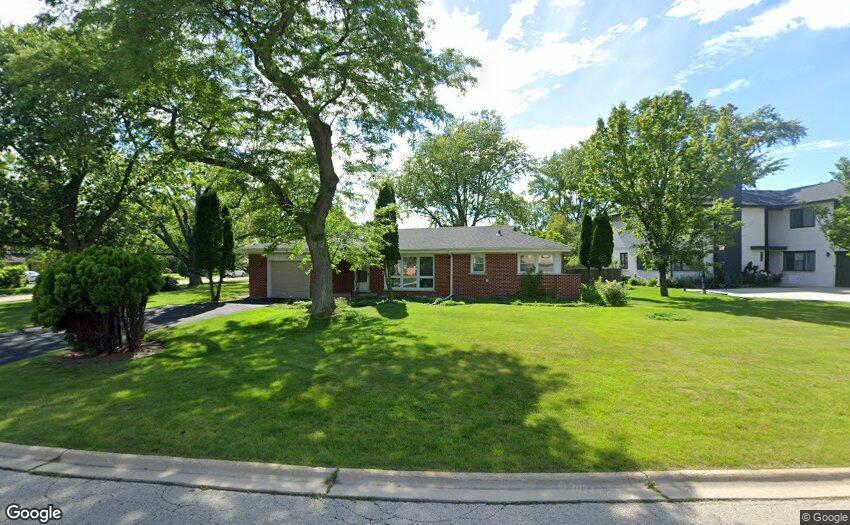 1430 Evergreen Ter., Glenview, IL 60025