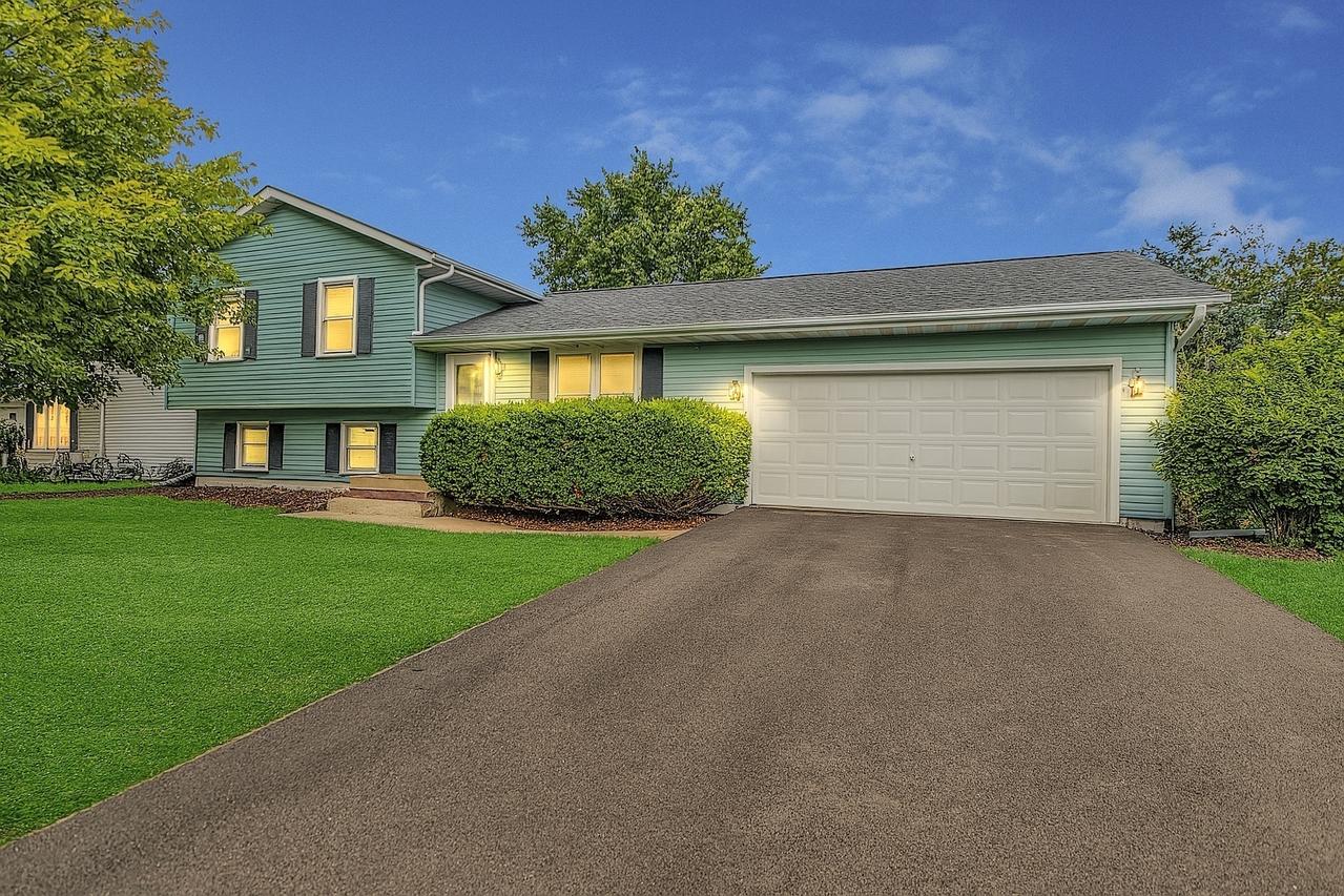 198 N Dogwood St., Cortland, IL 60112