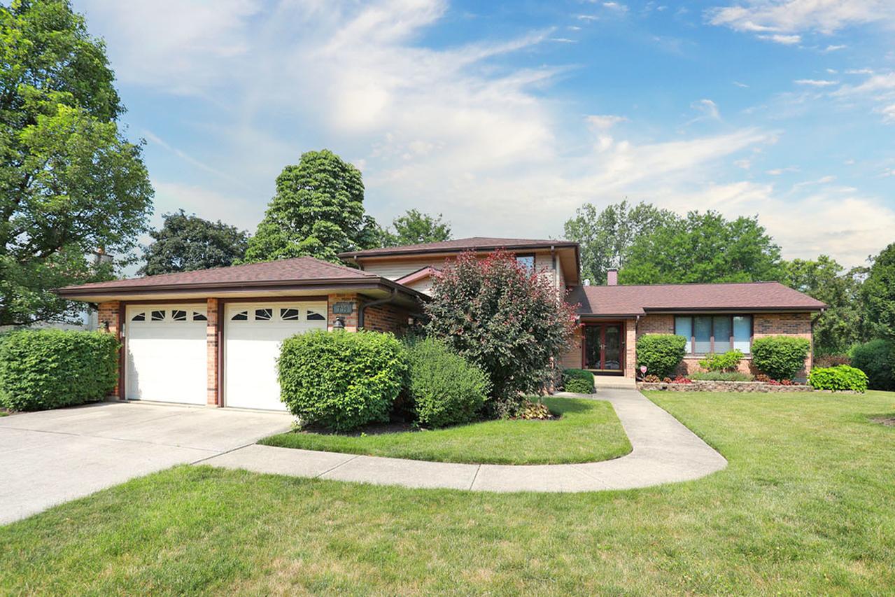740 Ruskin Dr., Elk Grove Village, IL 60007