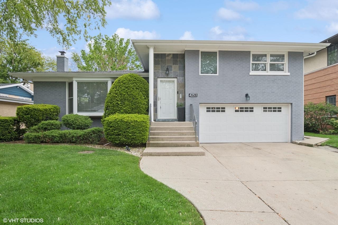 4253 Grove St., Skokie, IL 60076