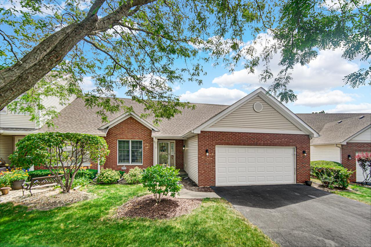2718 Lake Side Cir., Joliet, IL 60431
