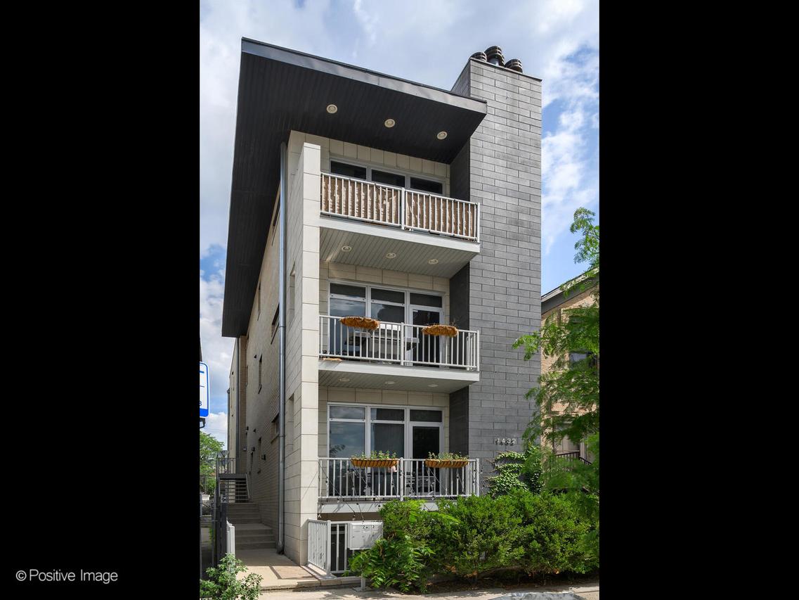 1432 W Chestnut St. #3, Chicago, IL 60642