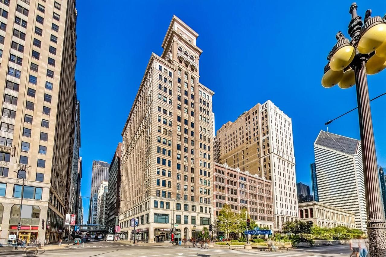 6 N Michigan Ave. #801, Chicago, IL 60602