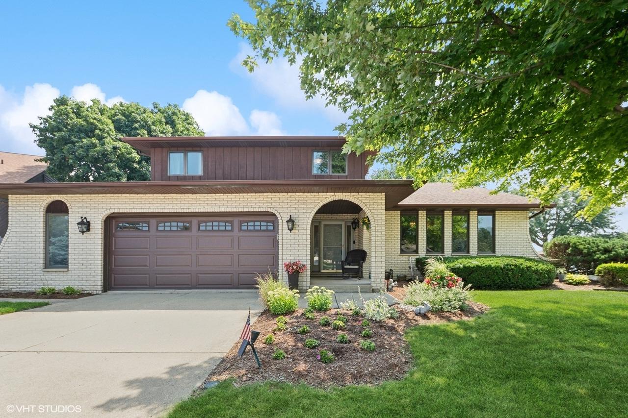 8307 Tudor Cir., Willow Springs, IL 60480