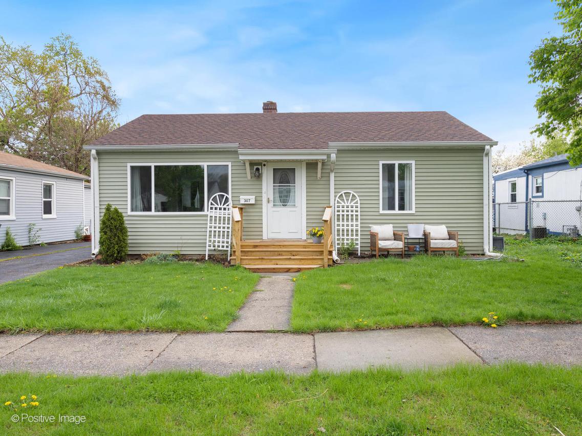 307 N Schubert St., Palatine, IL 60067