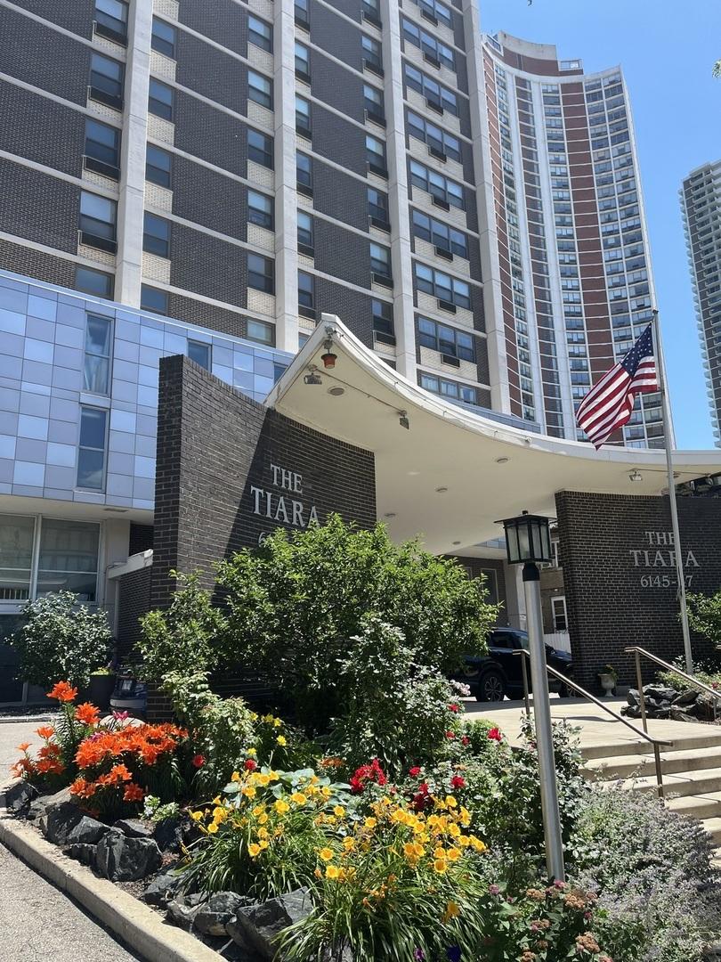6145 N Sheridan Rd. #27D, Chicago, IL 60660