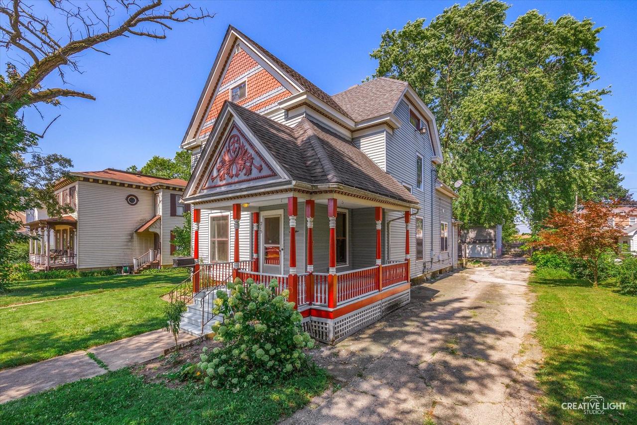 215 S Lincoln Ave., Aurora, IL 60505