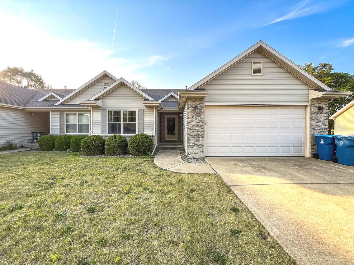 967 Brown Dr., Momence, IL 60954