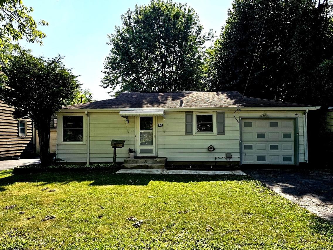 129 S Commonwealth Ave., Elgin, IL 60123