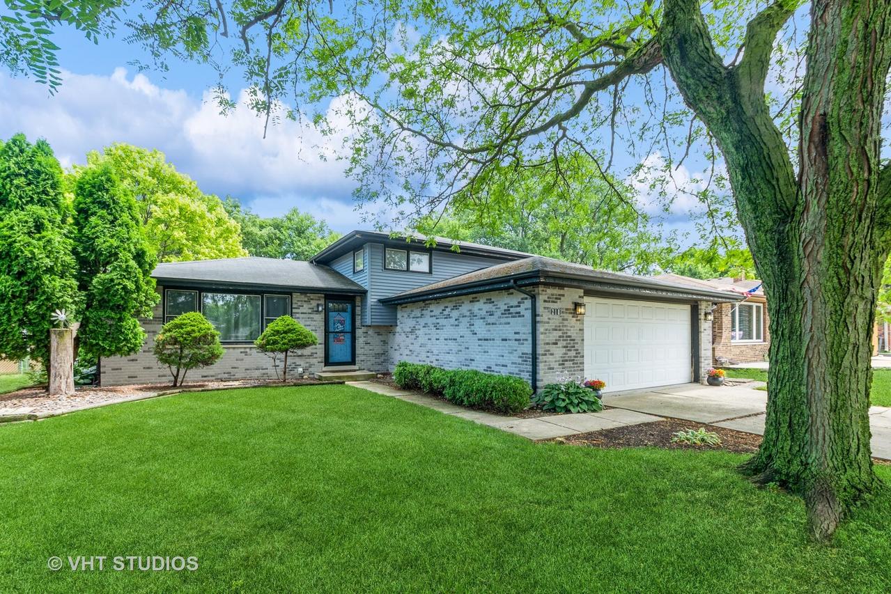 218 Poston Rd., Willow Springs, IL 60480