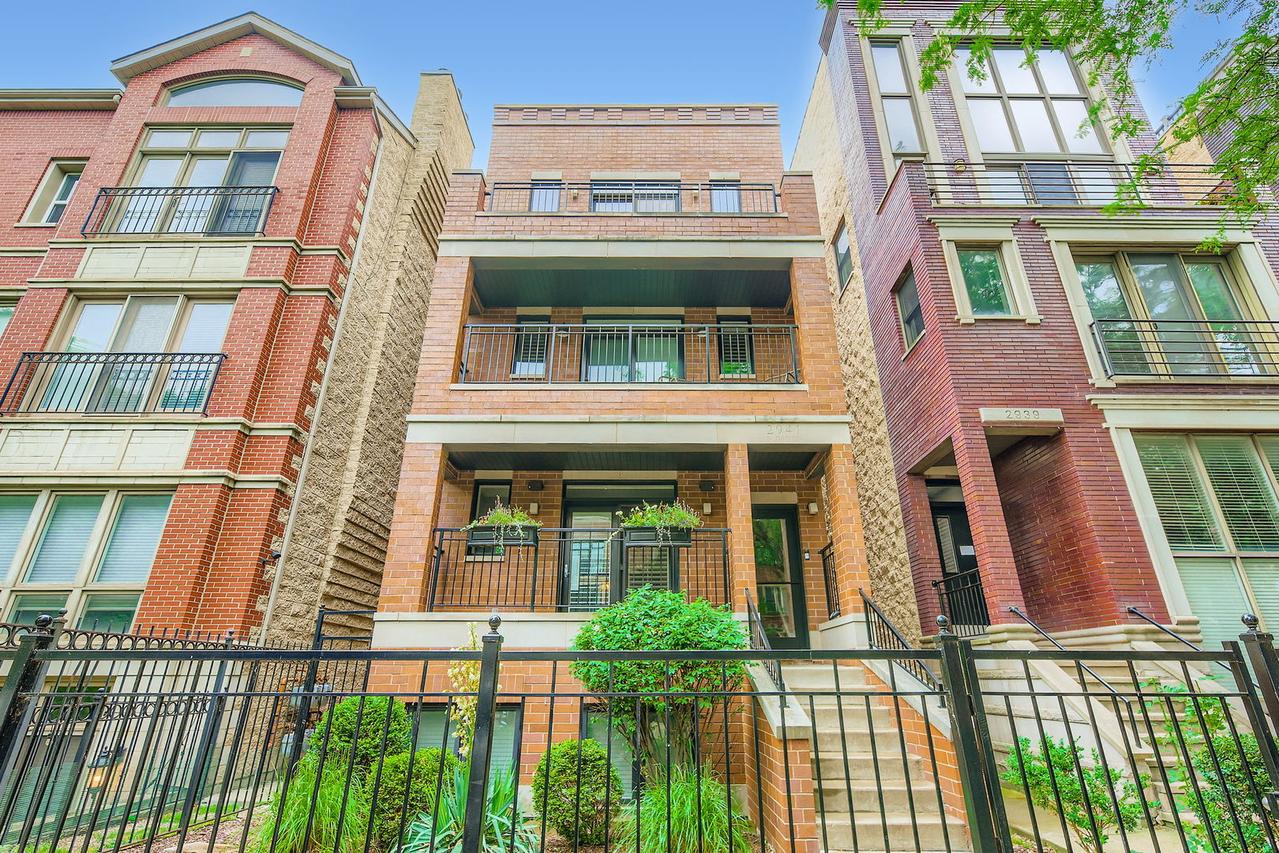 2941 N Damen Ave. #3, Chicago, IL 60618