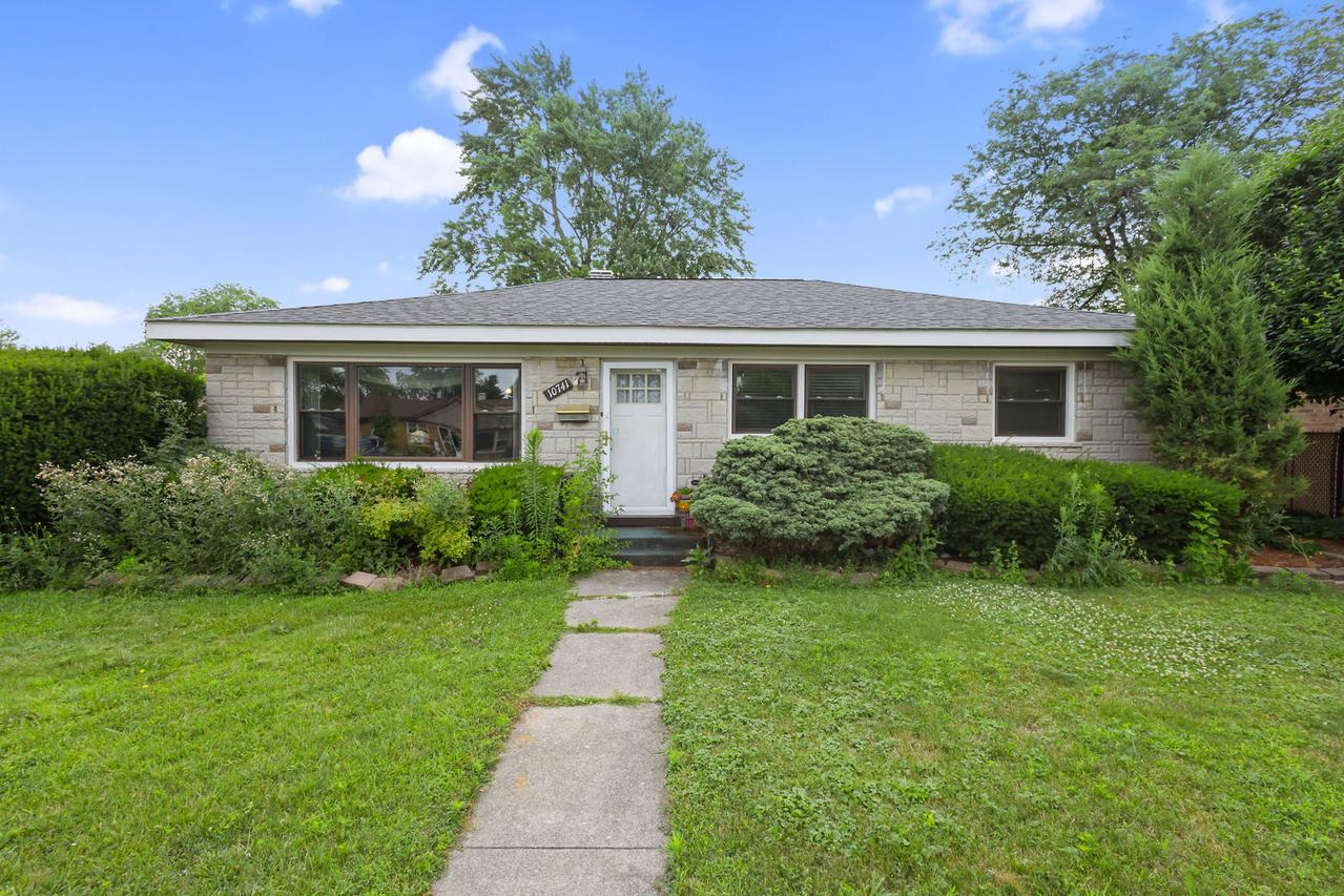 10741 Mason Ave., Chicago Ridge, IL 60415