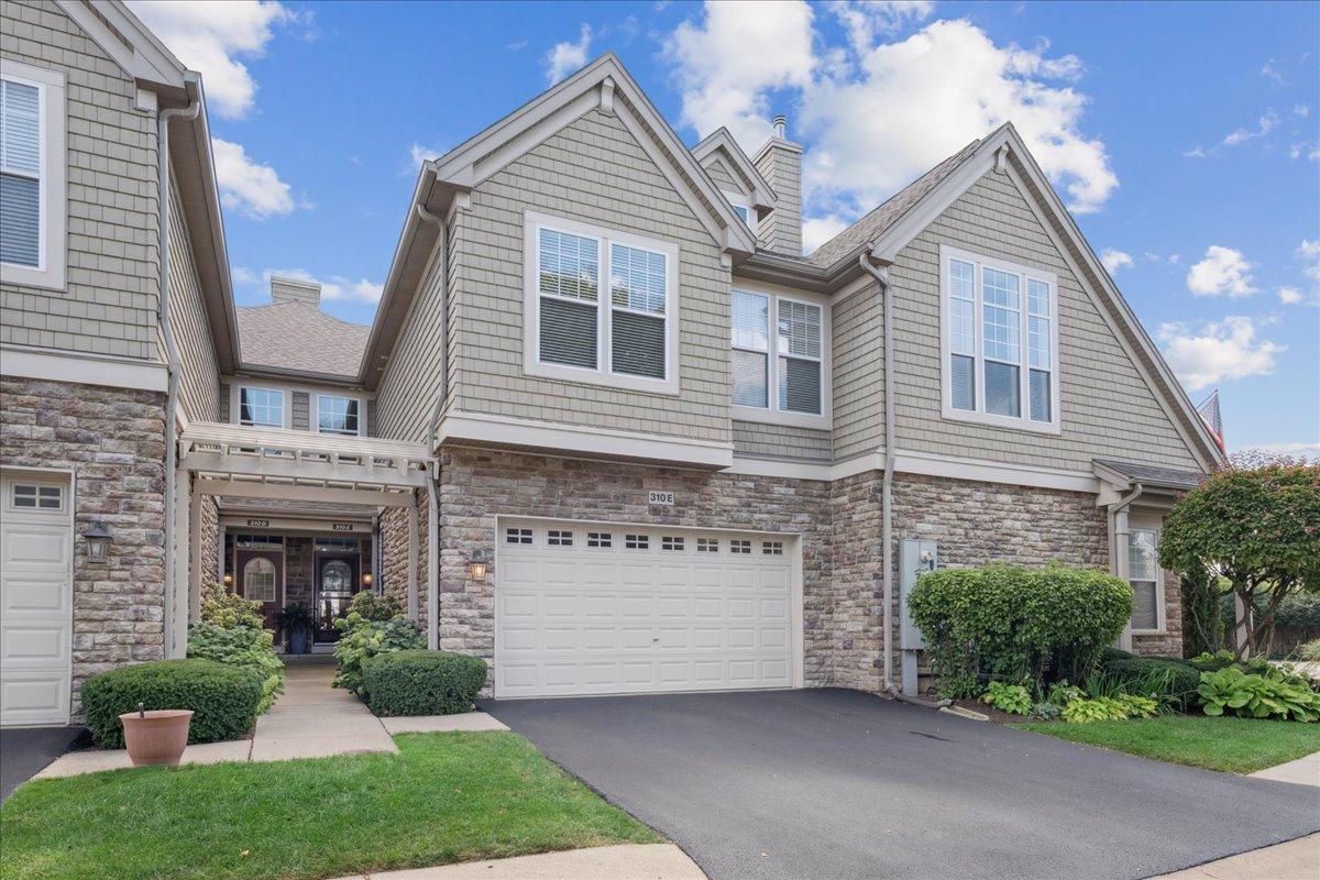 310 Sundown Ct. #E, Wauconda, IL 60084
