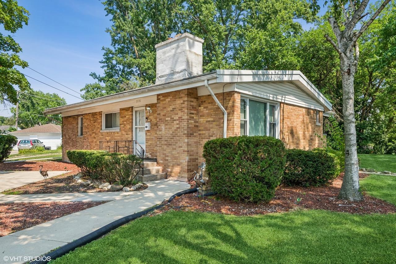 2151 Newcastle Ave., Westchester, IL 60154