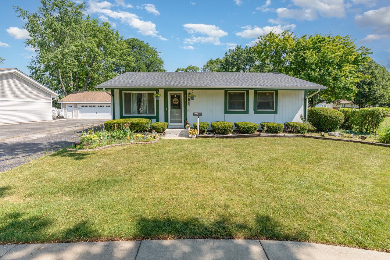 2308 Maple Ln., Rolling Meadows, IL 60008