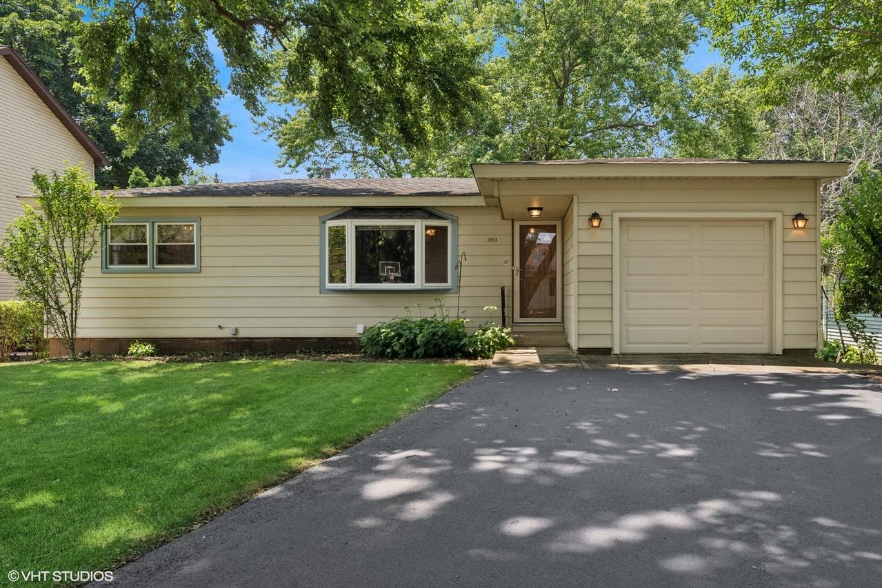 3513 Woodland Cir., Island Lake, IL 60042