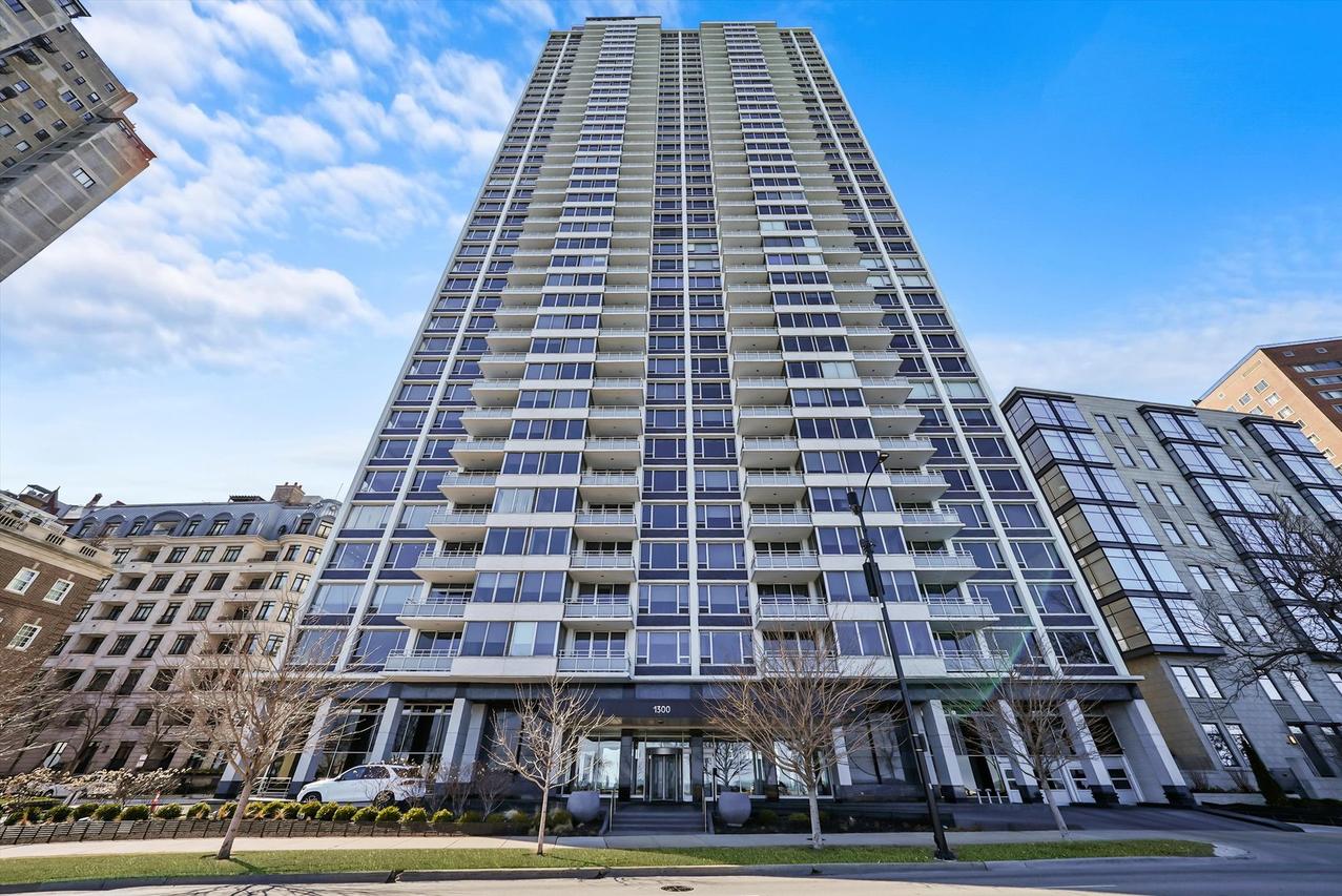 1300 N Lake Shore Dr. #10B, Chicago, IL 60610