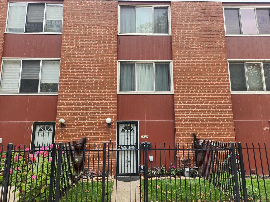 1409 E 49th St., Chicago, IL 60615