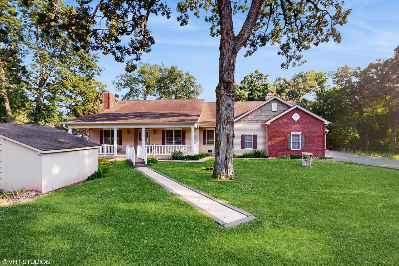 1513 Berwyn St., Spring Grove, IL 60081