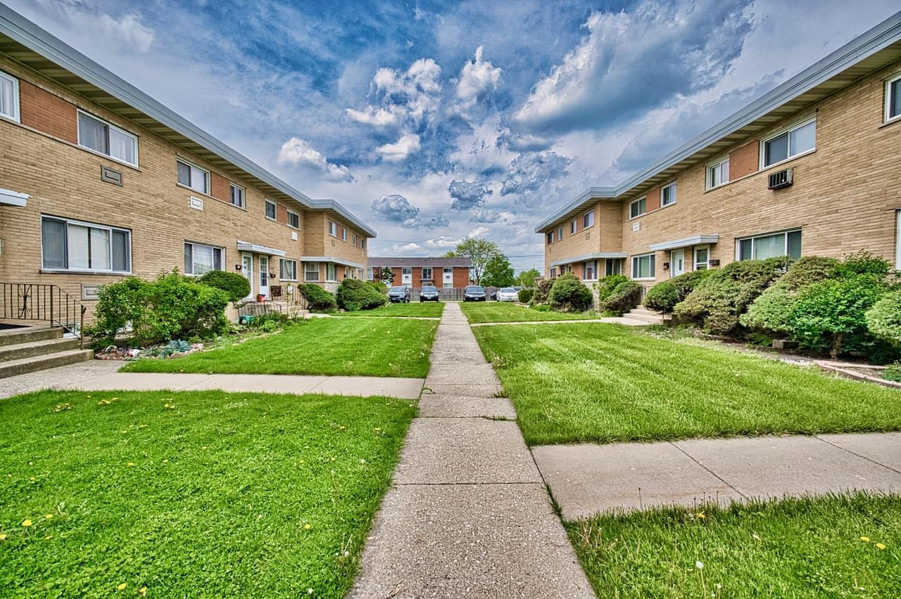9666 Lois Dr. #D, Des Plaines, IL 60016
