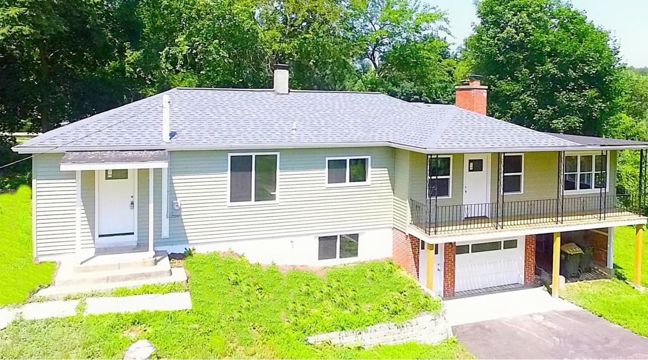 11 Vale Rd., West Chicago, IL 60185